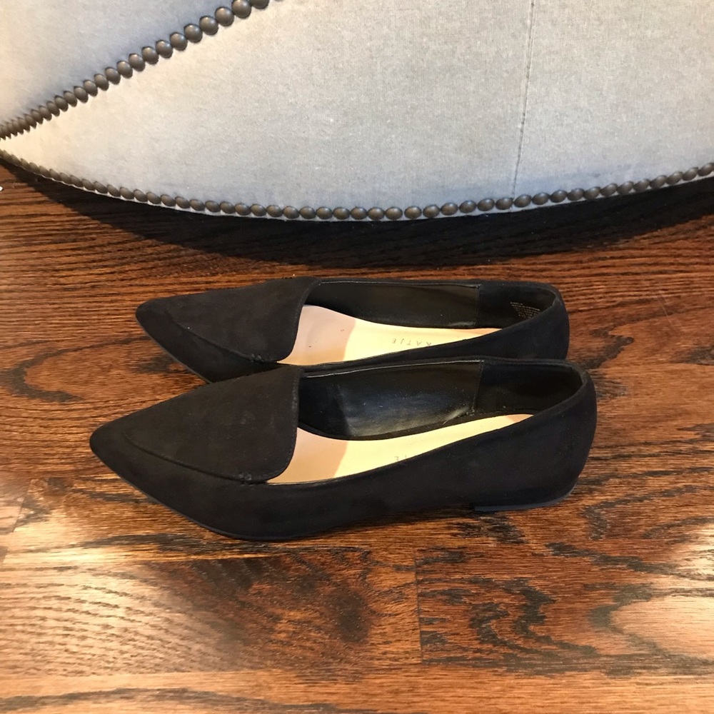 Kelly & Katie black pointed flats